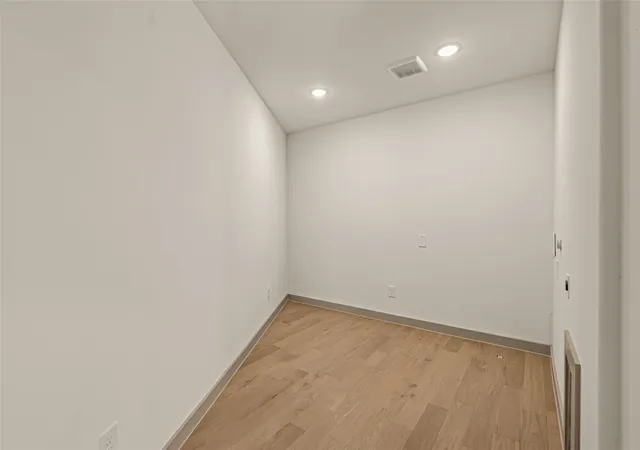 Photo 3 of Single family home for sale at 2729 Azalea Park Cir, Fort Worth, TX 76107 | MLS# 21334582 | Listing updated on 2026-08-09