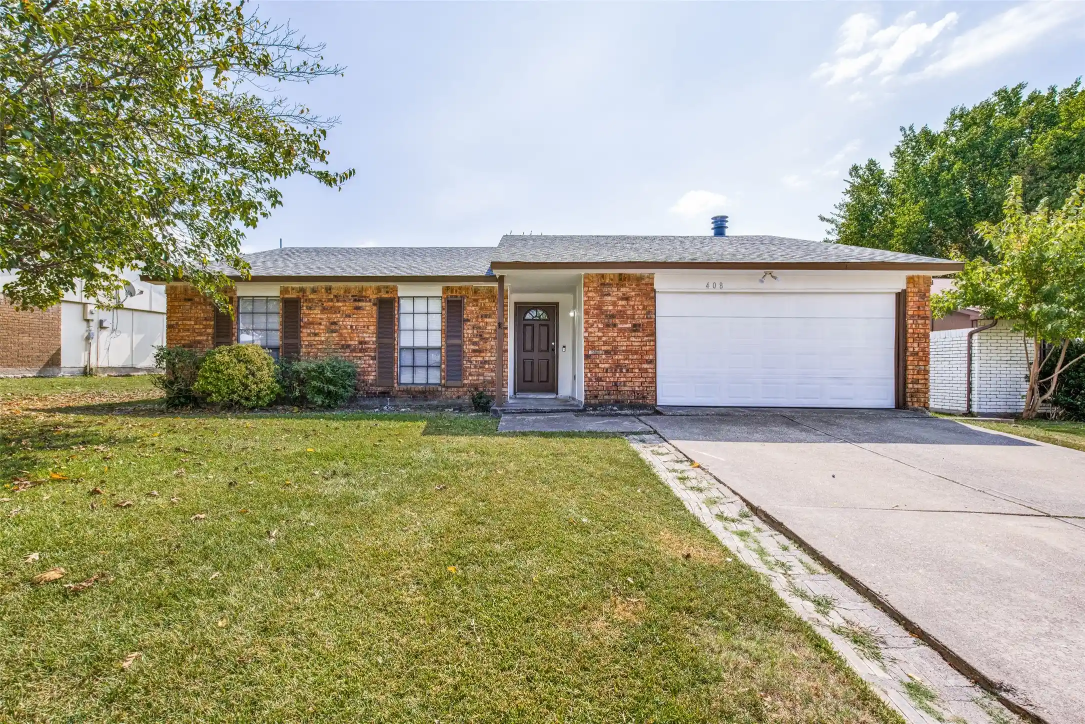 Single family home for sale at 408 Rockcrest Dr, Mesquite, TX 75150 | MLS# 21336357