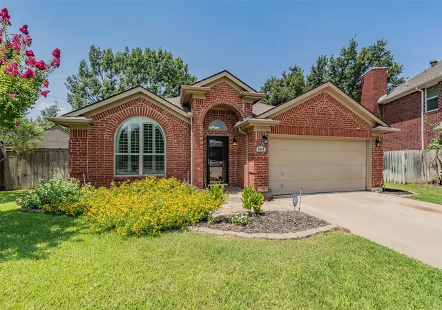 Photo 1 of Sale Pending at 4809 Summit Cir, Flower Mound, TX 75028 | MLS# 21334583 | Listing updated on 2026-08-26