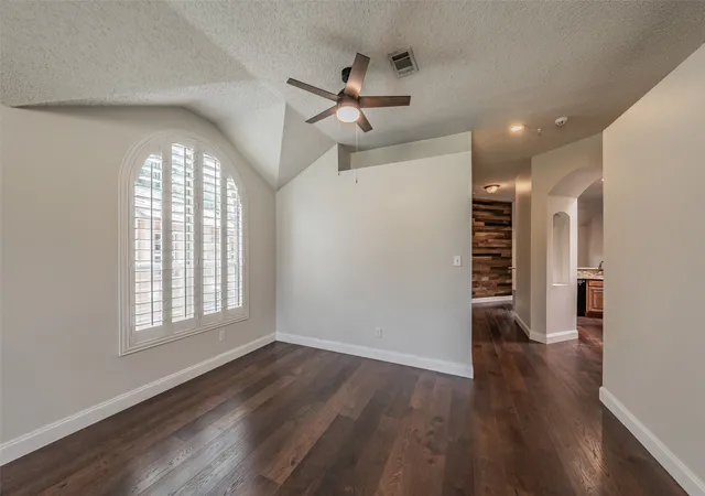 Photo 4 of Sale Pending at 4809 Summit Cir, Flower Mound, TX 75028 | MLS# 21334583 | Listing updated on 2026-08-26