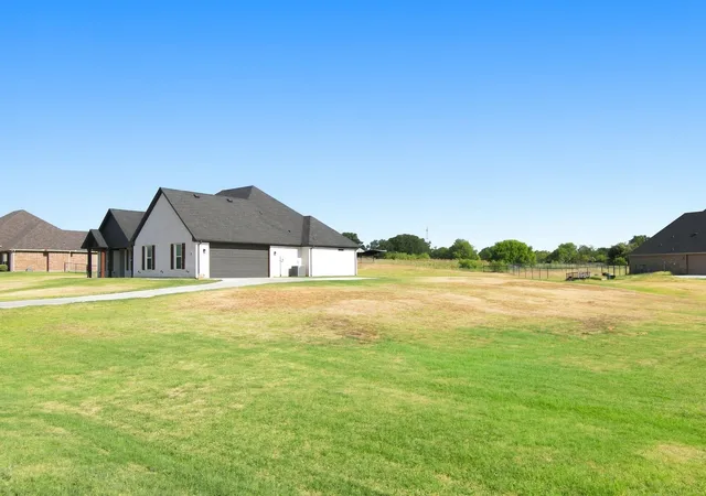 4th image of 121 Friendship Wy, Boyd, TX 76023 | MLS# 21336089