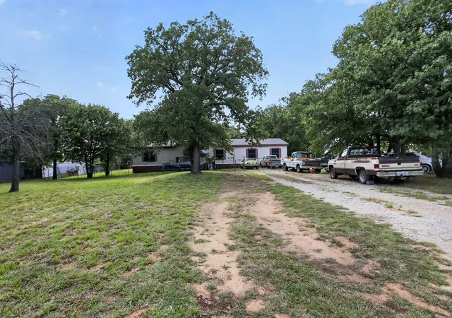 Photo 2 of Manufactured home for sale at 403 Prairie Ln, Azle, TX 76020 | MLS# 21336023 | Listing updated on 2026-07-21