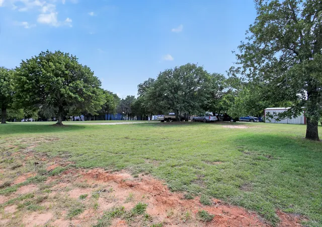 Photo 3 of Manufactured home for sale at 403 Prairie Ln, Azle, TX 76020 | MLS# 21336023 | Listing updated on 2026-07-21