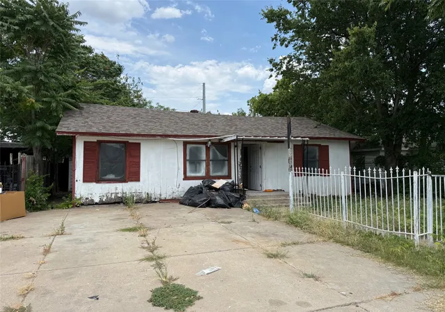 Photo 2 of Single family home for sale at 3343 Bryan Ave, Fort Worth, TX 76110 | MLS# 21336473 | Listing updated on 2026-07-21