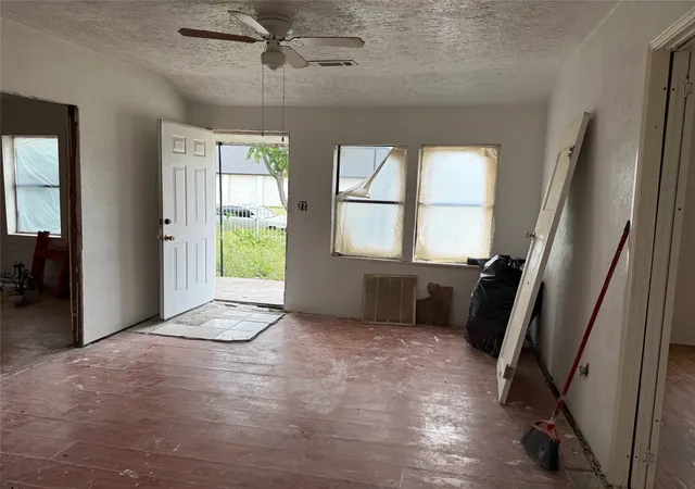 Photo 3 of Single family home for sale at 3343 Bryan Ave, Fort Worth, TX 76110 | MLS# 21336473 | Listing updated on 2026-07-21