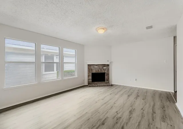 Photo 3 of Single family home for sale at 1625 White Oak Rd, Anna, TX 75409 | MLS# 21333501 | Listing updated on 2026-10-02