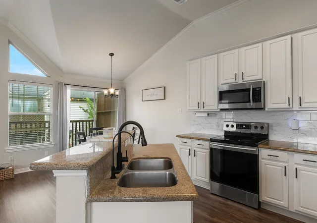 Photo 2 of Condo for sale at 18240 Midway Rd #1301, Dallas, TX 75287 | MLS# 21336349 | Listing updated on 2026-09-03