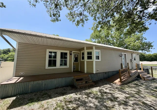 Photo 3 of Sale Pending at 100 E Austin St, Leonard, TX 75452 | MLS# 21335649 | Listing updated on 2026-09-23
