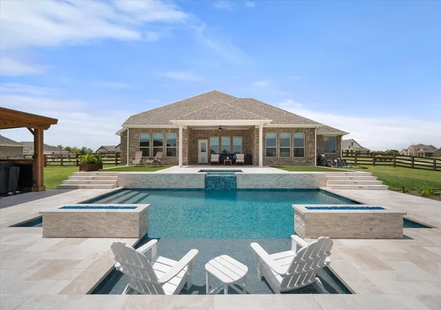 Photo 1 of Single family home for sale at 4550 Night Hawk Trl, Waxahachie, TX 75165 | MLS# 21336084 | Listing updated on 2026-08-24