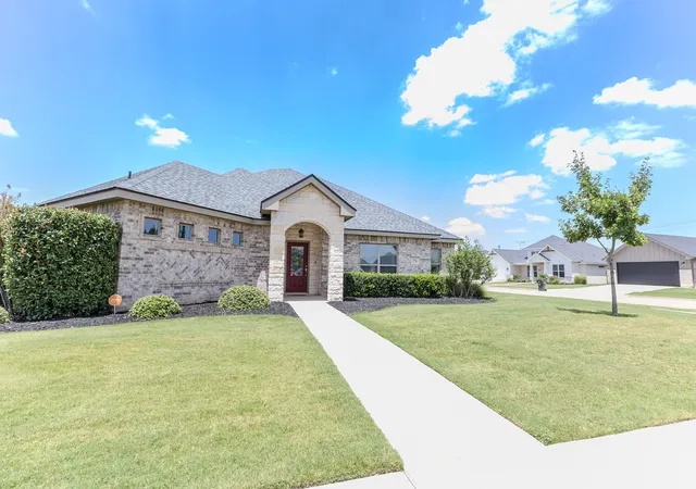 Photo 3 of Sale Pending at 374 Brazos Dr, Abilene, TX 79602 | MLS# 21336563 | Listing updated on 2026-08-01