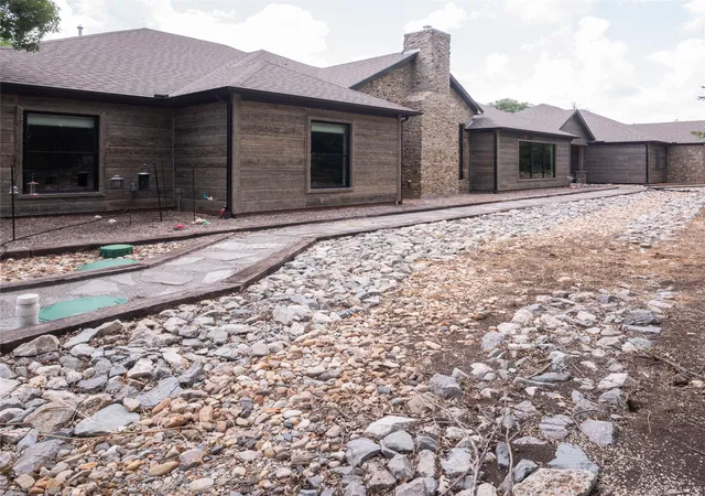 Photo 3 of Single family home for sale at 328 Wolf Front Rd, Van Alstyne, TX 75495 | MLS# 21334690 | Listing updated on 2026-07-21