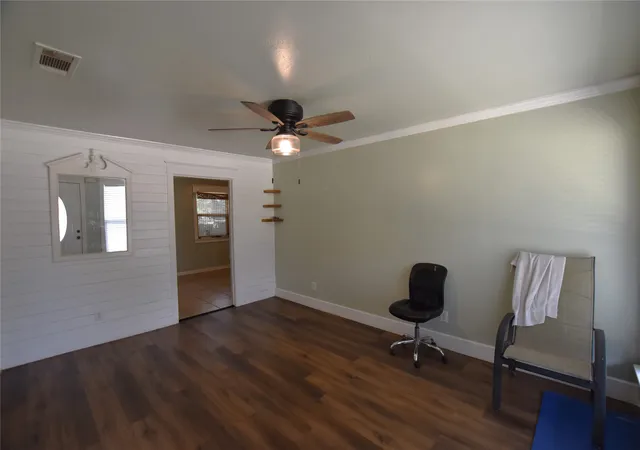 Photo 2 of Single family home for sale at 1718 Summit St, Mesquite, TX 75149 | MLS# 21336418 | Listing updated on 2026-09-16