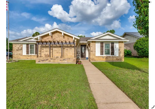 Photo 2 of Sale Pending at 2616 Shady Brook Dr, Bedford, TX 76021 | MLS# 21335480 | Listing updated on 2026-08-17