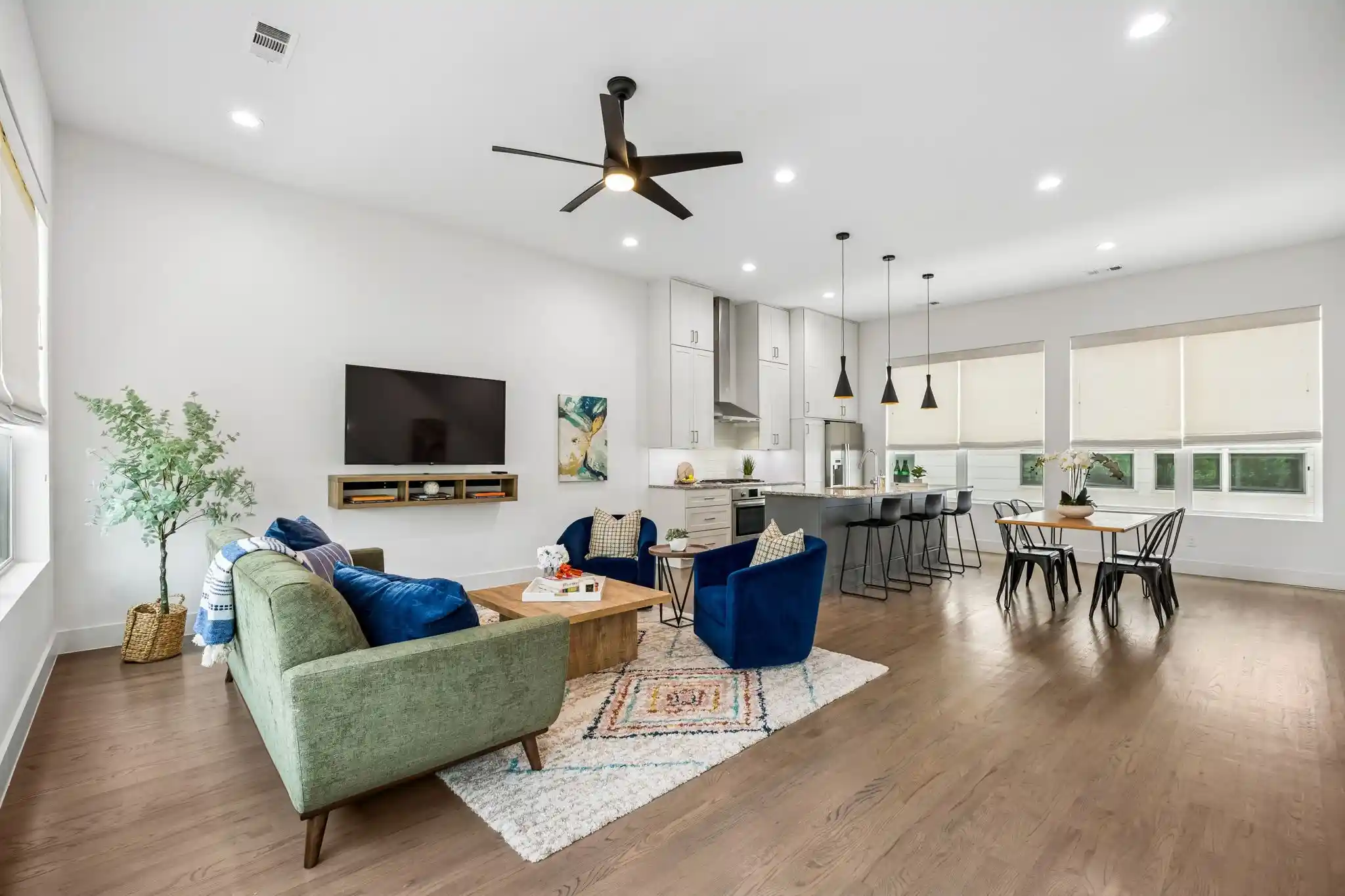 Photo 1 of Condo for sale at 5811 Lindell Ave #102, Dallas, TX 75206 | MLS# 21335950 | Listing updated on 2026-10-25