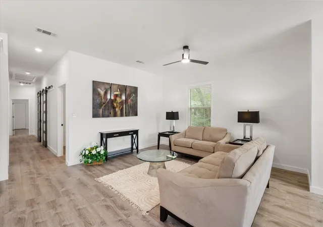 Photo 3 of Single family home for sale at 1027 W 2Nd Ave, Corsicana, TX 75110 | MLS# 21336520 | Listing updated on 2026-09-15