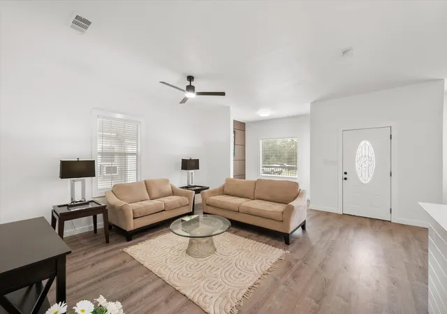 Photo 4 of Single family home for sale at 1027 W 2Nd Ave, Corsicana, TX 75110 | MLS# 21336520 | Listing updated on 2026-09-15