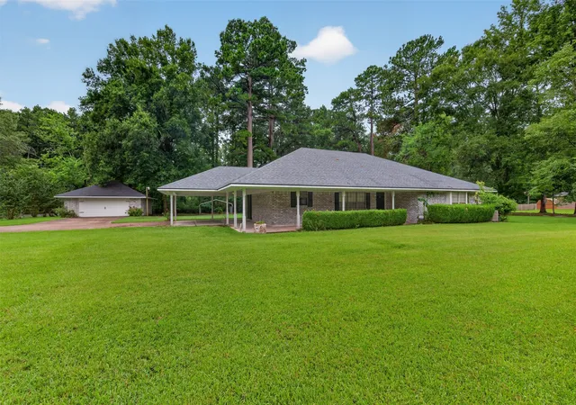 Photo 1 of Single family home for sale at 7516 Waterwood Dr, Greenwood, LA 71033 | MLS# 21327427 | Listing updated on 2026-09-15