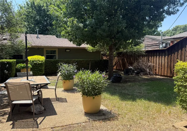 3rd image of 4113 Barksdale Ct, Dallas, TX 75211 | MLS# 21333912