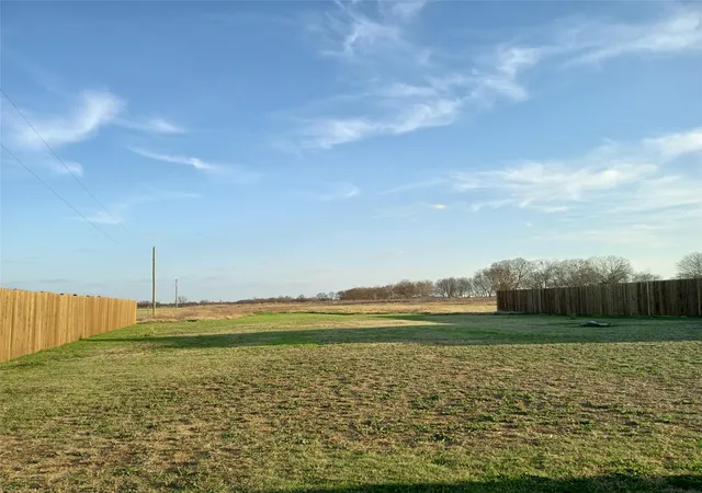Photo 4 of Single family home for sale at 750 Section House Rd, Ennis, TX 75119 | MLS# 21336670 | Listing updated on 2026-07-21