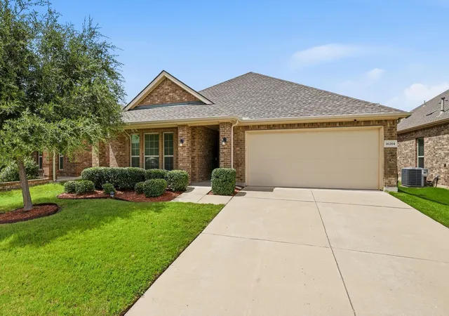 Photo 3 of Single family home for sale at 16204 Sparkhill St, Frisco, TX 75036 | MLS# 21336691 | Listing updated on 2026-07-26