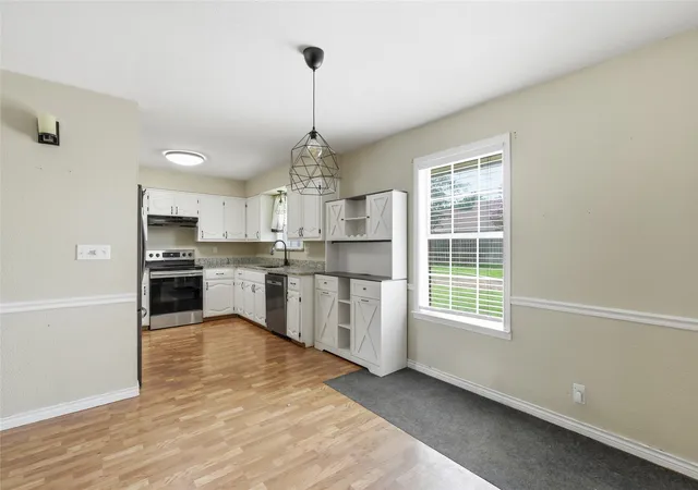 Photo 4 of Single family home for sale at 2205 Canyon Cir, Bonham, TX 75418 | MLS# 21336720 | Listing updated on 2026-07-25