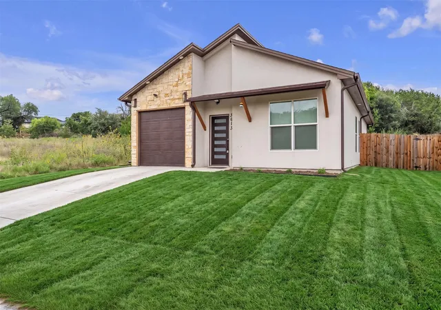 Photo 2 of Multi family home for sale at 3613 Durango Trl, Granbury, TX 76048 | MLS# 21326782 | Listing updated on 2026-09-02