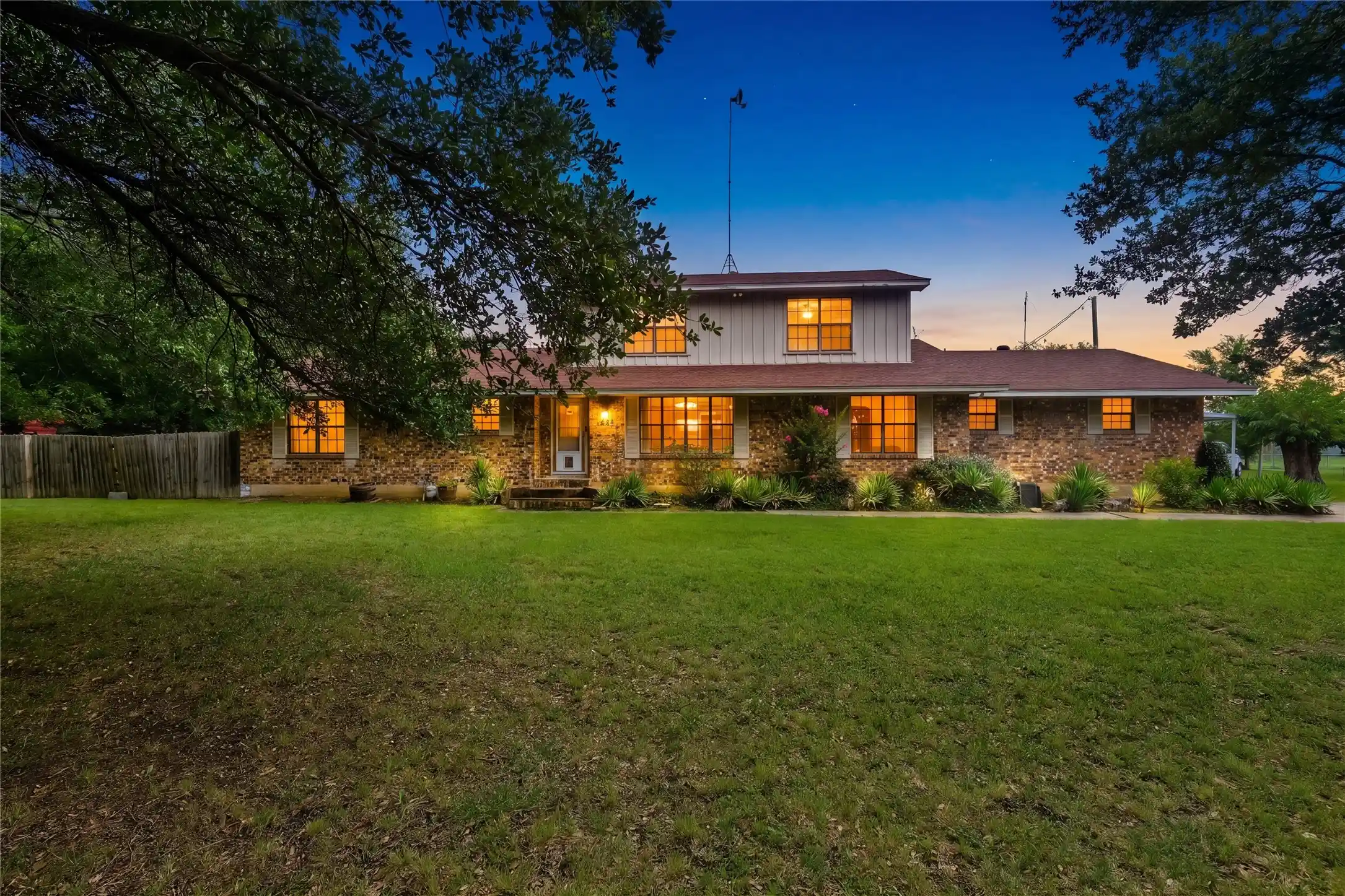 Photo 1 of Single family home for sale at 408 E Mulberry St, Leonard, TX 75452 | MLS# 21336733 | Listing updated on 2026-10-12
