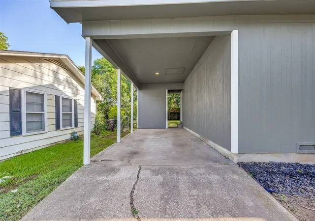 Photo 3 of Single family home for sale at 2415 W Morton St, Denison, TX 75020 | MLS# 21336737 | Listing updated on 2026-07-21
