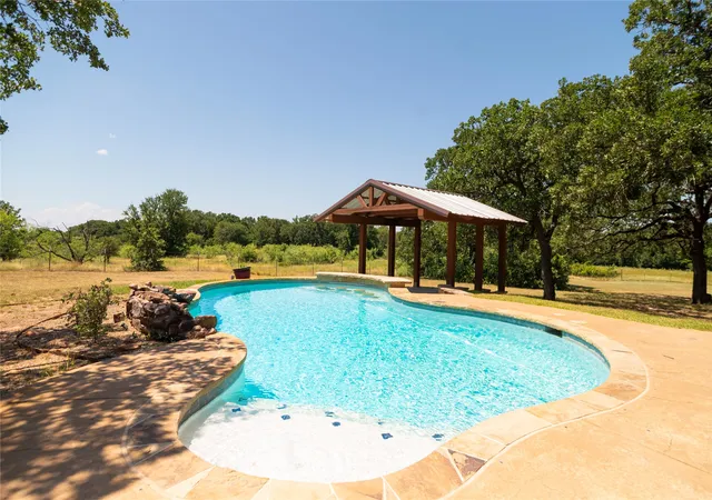 Photo 3 of Manufactured home for sale at 406 Private Road 3706, Bridgeport, TX 76426 | MLS# 21336614 | Listing updated on 2026-07-21