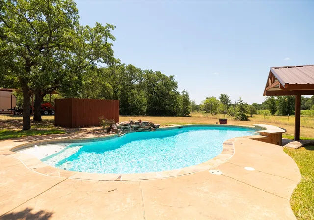 Photo 3 of Manufactured home for sale at 406 Private Road 3706, Bridgeport, TX 76426 | MLS# 21336614 | Listing updated on 2026-07-21