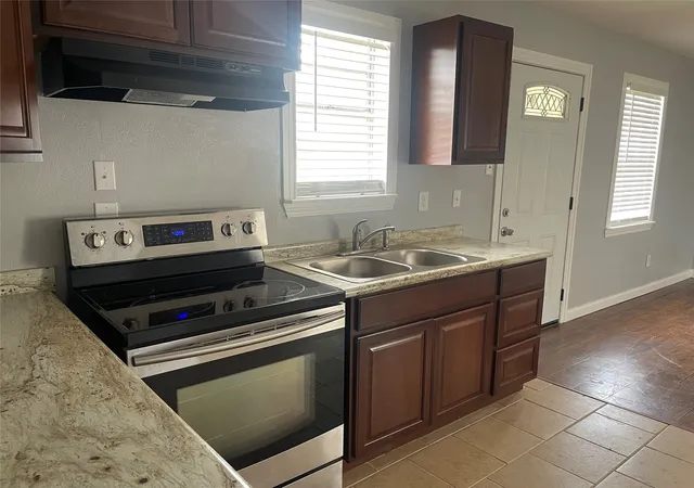 Photo 1 of Single family home for sale at 304 Front St, Pottsboro, TX 75076 | MLS# 21336615 | Listing updated on 2026-07-21