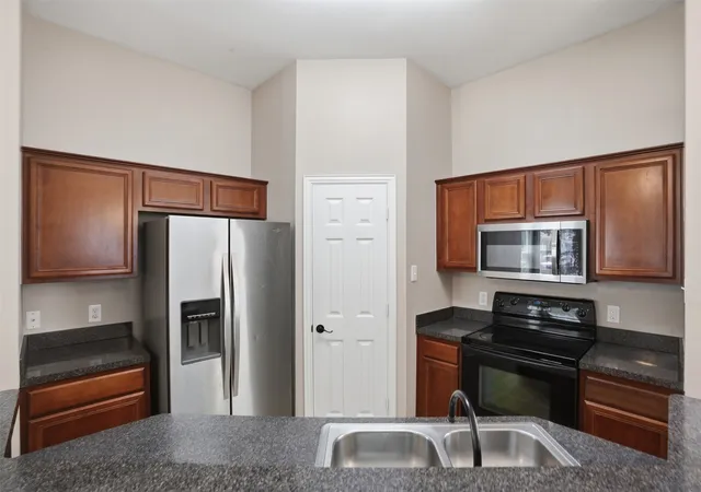 5th image of 1051 Elm Dr, Providence Village, TX 76227 | MLS# 21334980