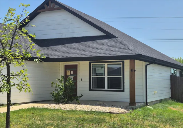 Photo 3 of Sale Pending at 900 Tesslynn Ave, Godley, TX 76044 | MLS# 21335754 | Listing updated on 2026-09-02