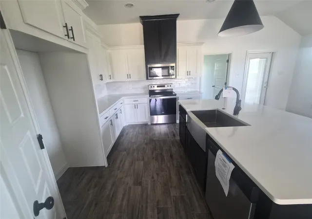Photo 4 of Sale Pending at 900 Tesslynn Ave, Godley, TX 76044 | MLS# 21335754 | Listing updated on 2026-09-02