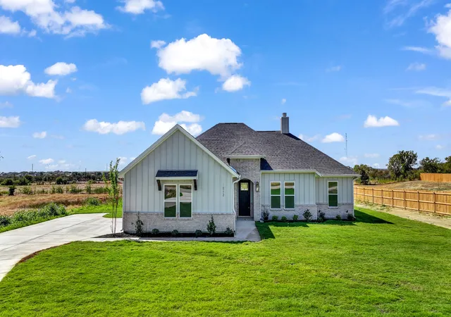 Photo 1 of Single family home for sale at 1012 Don Eve Ct, Azle, TX 76020 | MLS# 21336825 | Listing updated on 2026-09-30