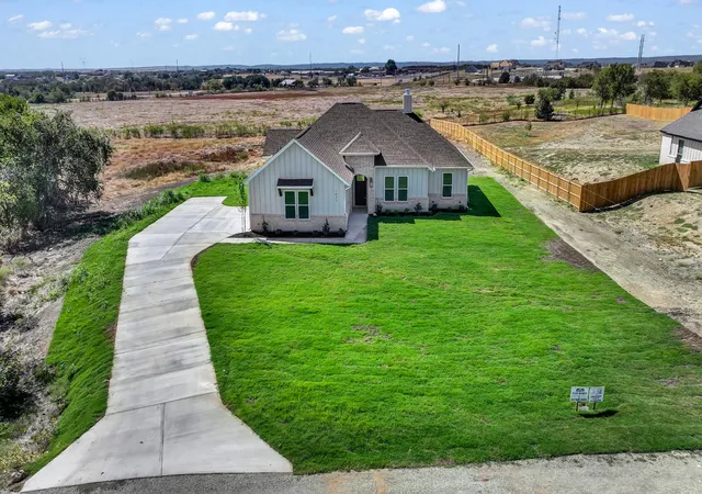 Photo 4 of Single family home for sale at 1012 Don Eve Ct, Azle, TX 76020 | MLS# 21336825 | Listing updated on 2026-09-30
