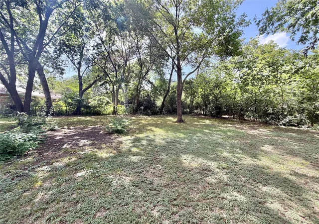 24th image of 1812 Carlton St, Denton, TX 76201 | MLS# 21336839