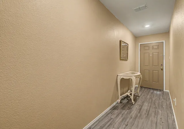 Photo 3 of Single family home for sale at 1517 Oak Creek Dr, Hutchins, TX 75141 | MLS# 21333058 | Listing updated on 2026-07-27