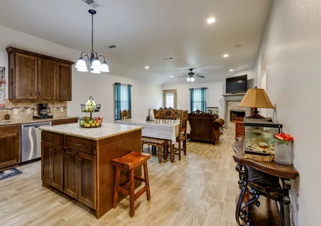 Photo 3 of Single family home for sale at 816 Elmo Dr, Seagoville, TX 75159 | MLS# 21325666 | Listing updated on 2026-09-30