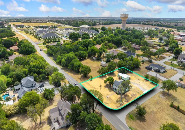 Photo 2 of Single family home for sale at 602 E Broadway St, Prosper, TX 75078 | MLS# 21336075 | Listing updated on 2026-08-29
