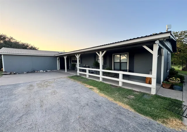 Photo 3 of Single family home for sale at 550 Brookshire St, Powell, TX 75153 | MLS# 21327165 | Listing updated on 2026-10-02