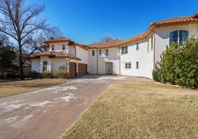 Photo 3 of Mansion for sale at 3805 Ledgestone Ct, Richardson, TX 75082 | MLS# 21329513 | Listing updated on 2026-07-21