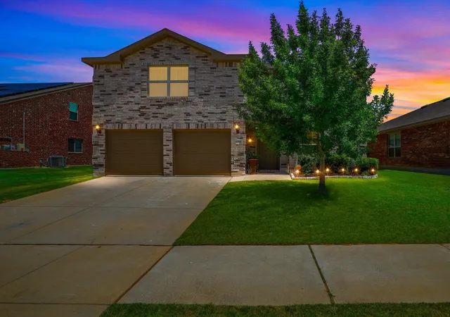 Photo 1 of Single family home for sale at 5305 Wharfside Pl #1, Denton, TX 76208 | MLS# 21336671 | Listing updated on 2026-07-21