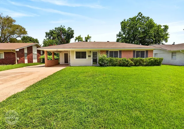 Photo 2 of Sale Pending at 2423 Belmont Blvd, Bossier City, LA 71111 | MLS# 21335674 | Listing updated on 2026-08-30