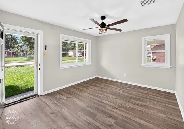 Photo 3 of Sale Pending at 2423 Belmont Blvd, Bossier City, LA 71111 | MLS# 21335674 | Listing updated on 2026-08-30