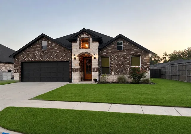 Photo 1 of Single family home for sale at 600 Lucas Dr, Athens, TX 75751 | MLS# 21337024 | Listing updated on 2026-08-31