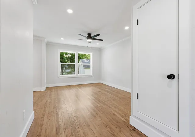 Photo 4 of Single family home for sale at 385 Crockett, Lewisville, TX 75057 | MLS# 21336978 | Listing updated on 2026-07-21