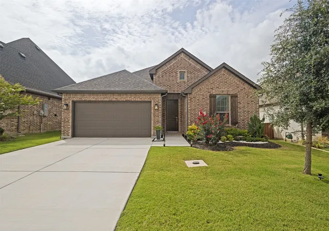 Photo 1 of Single family home for sale at 4804 High Ridge Trl, Roanoke, TX 76262 | MLS# 21336408 | Listing updated on 2026-09-03