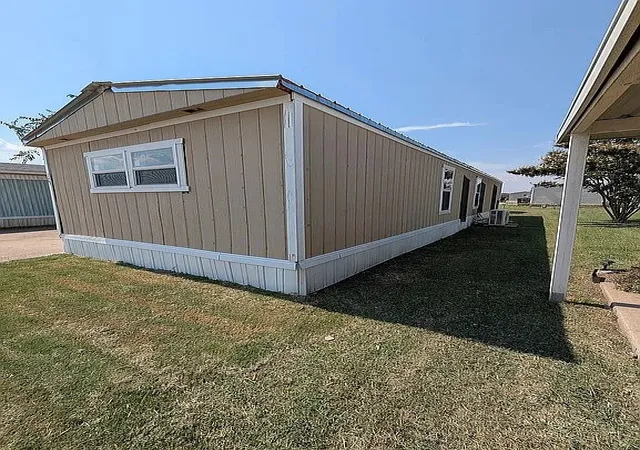 Photo 4 of Manufactured home for sale at 175 Preston On The Lake, Little Elm, TX 75068 | MLS# 21336732 | Listing updated on 2026-07-21