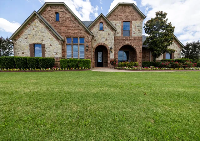Photo 1 of Single family home for sale at 2722 W Alamosa Dr, Terrell, TX 75160 | MLS# 21336927 | Listing updated on 2026-07-21